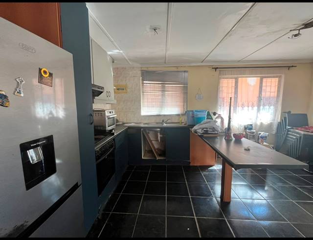 3 BEDROOM HOUSE FOR SALE IN BLUFF